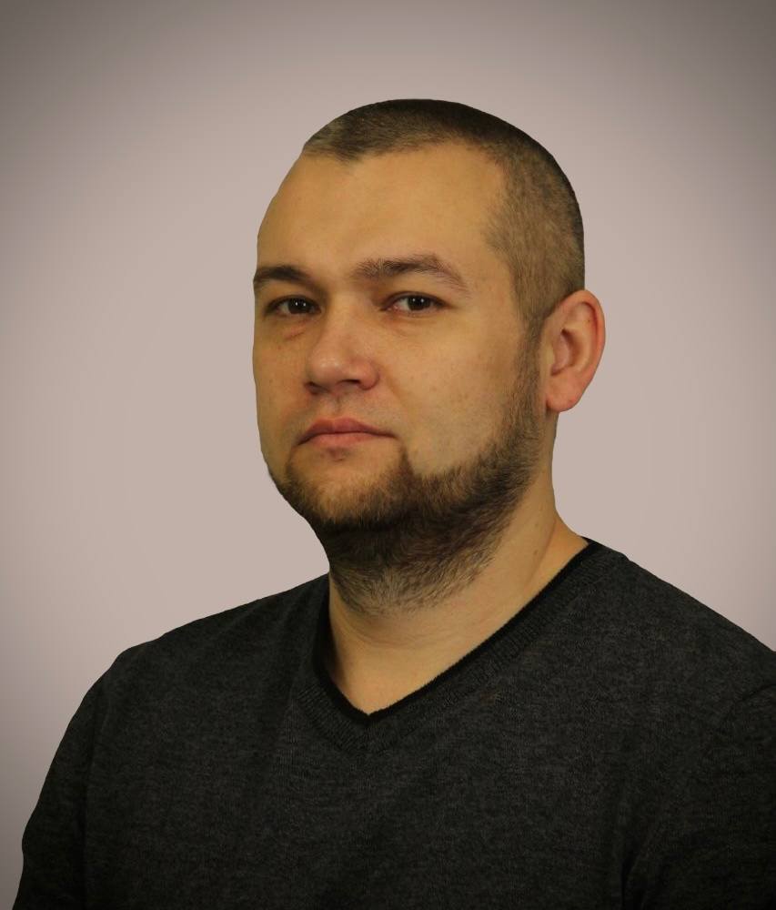 Апряткин Сергей Сергеевич.